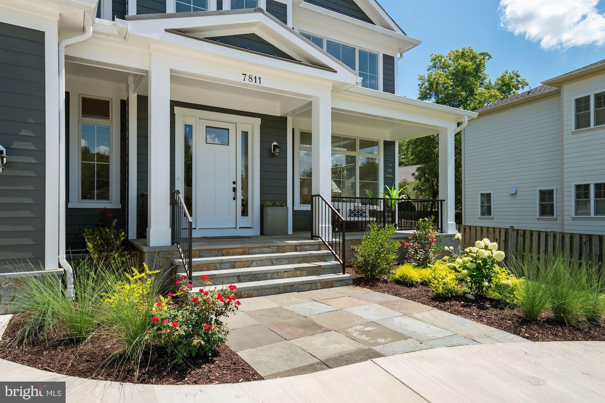 ENGLISH VILLAGE - Residential
