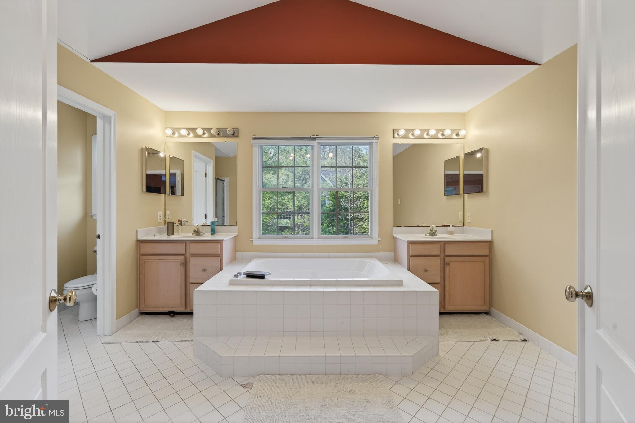 VALLEY FORGE WOODS - Residential