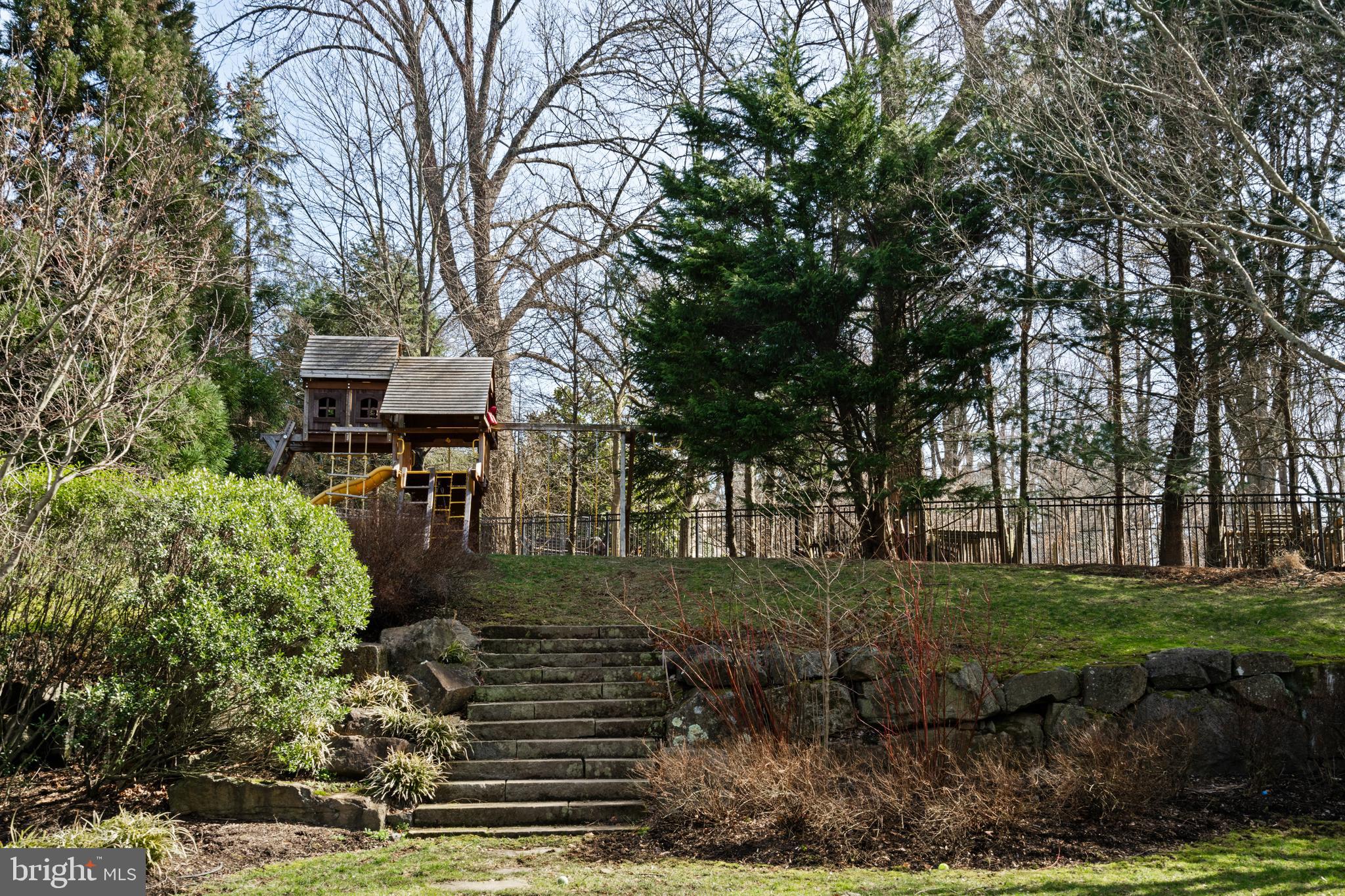 WINFIELD - Residential
