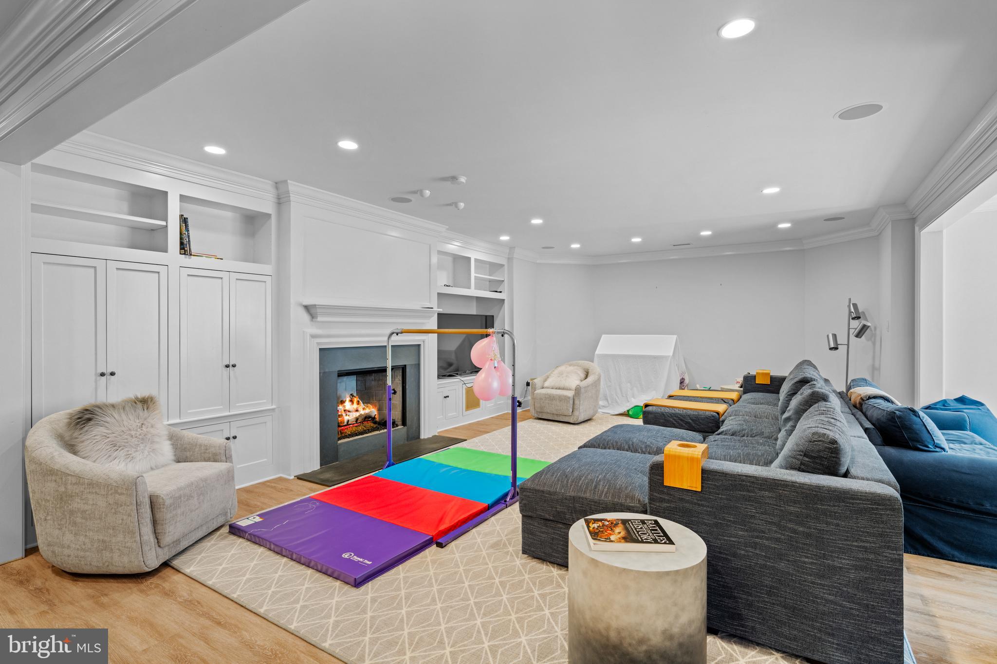 WINFIELD - Residential