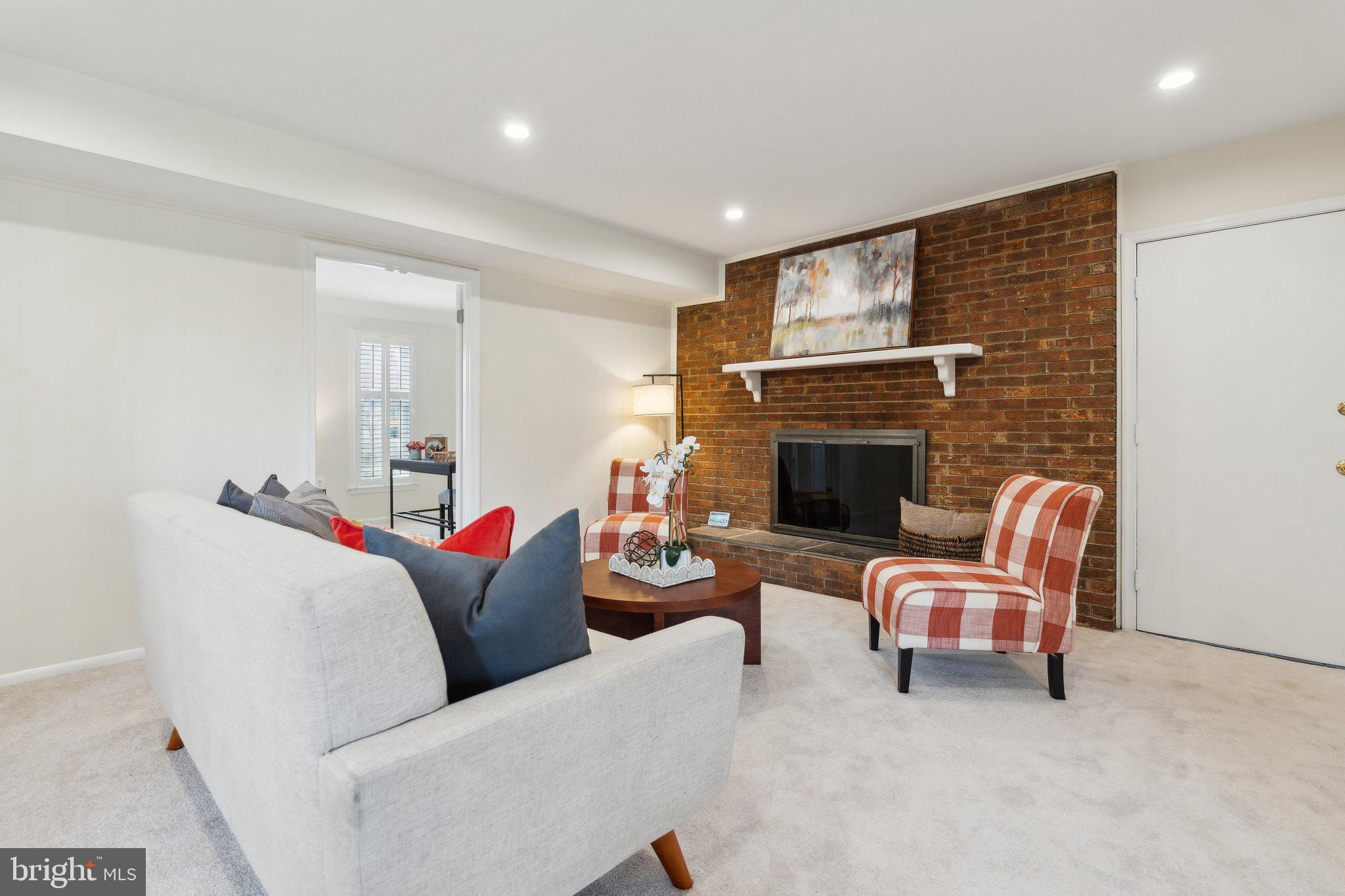 NORBECK ESTATES - Residential