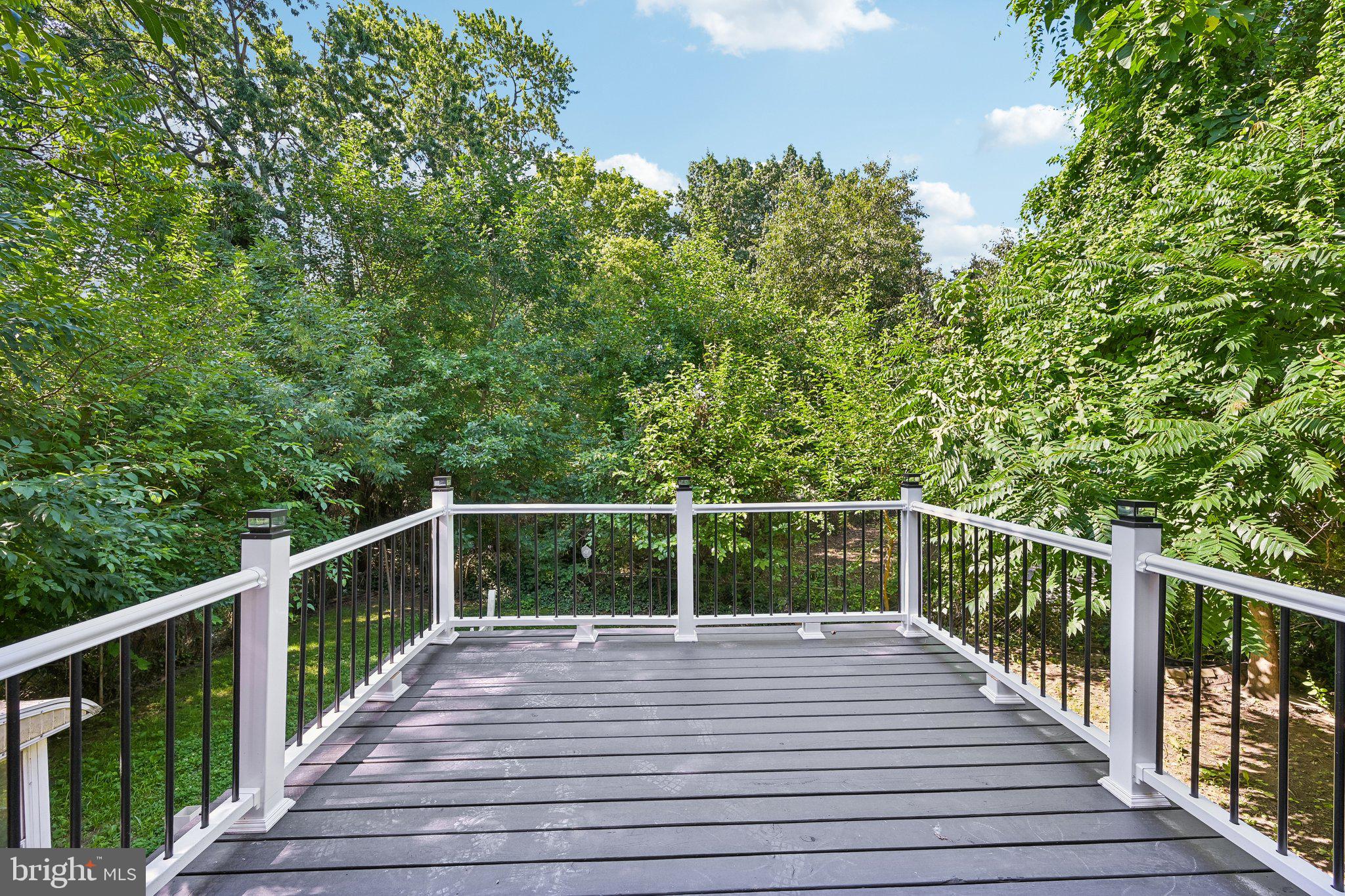 ELMWOOD PARK - Residential