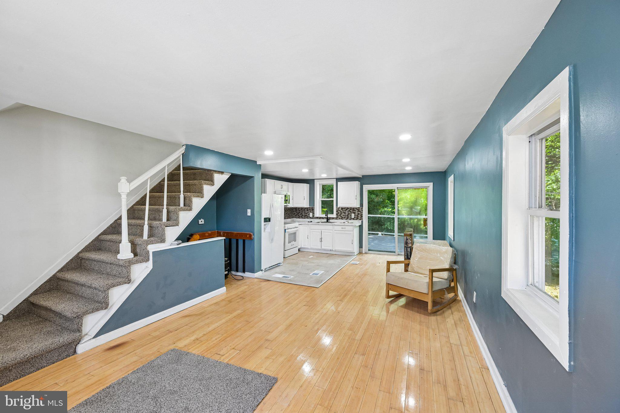 ELMWOOD PARK - Residential