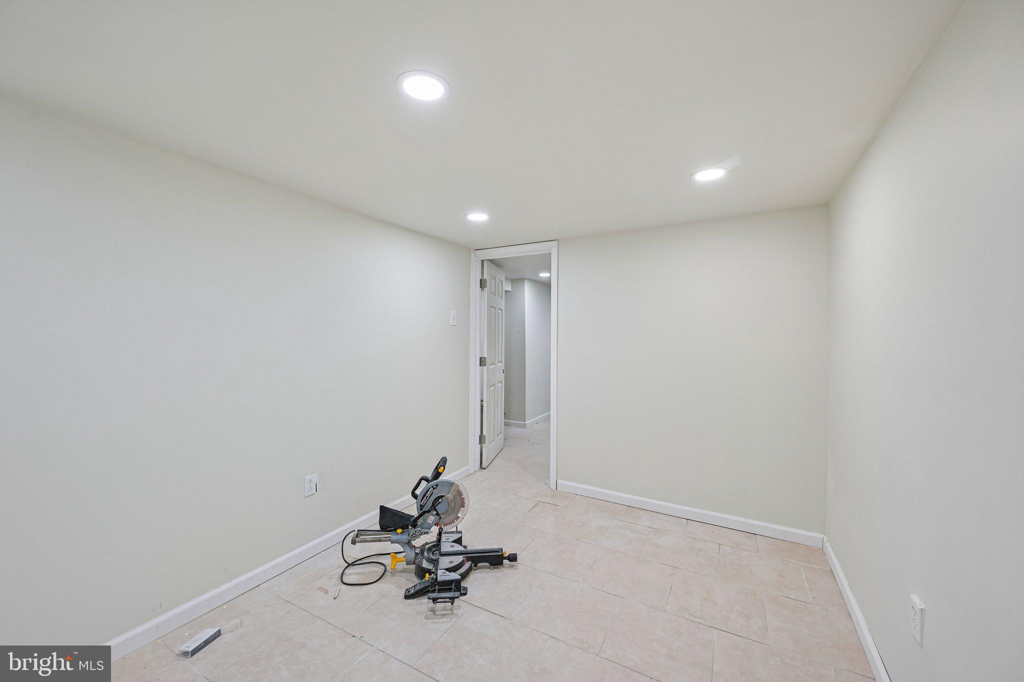 ELMWOOD PARK - Residential