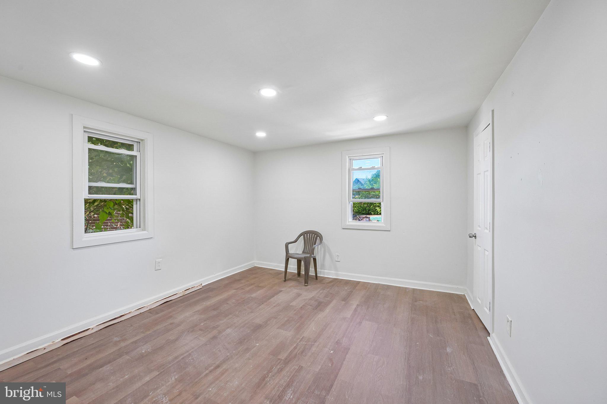 ELMWOOD PARK - Residential