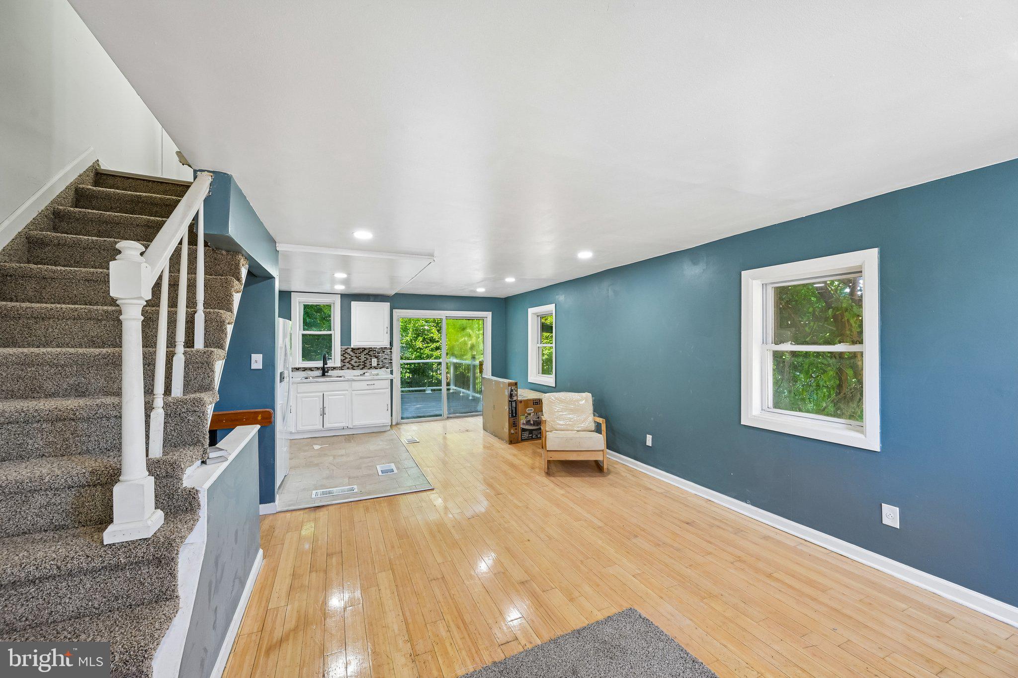 ELMWOOD PARK - Residential