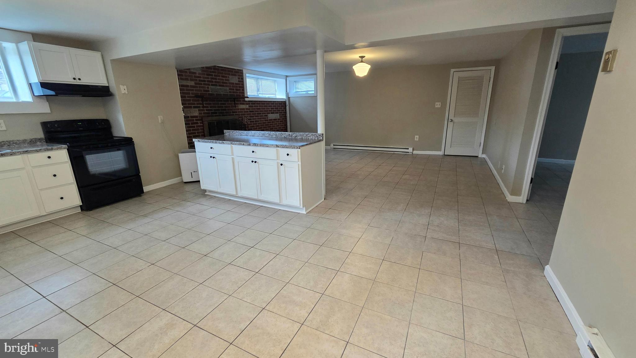 HILLCREST - Residential Lease