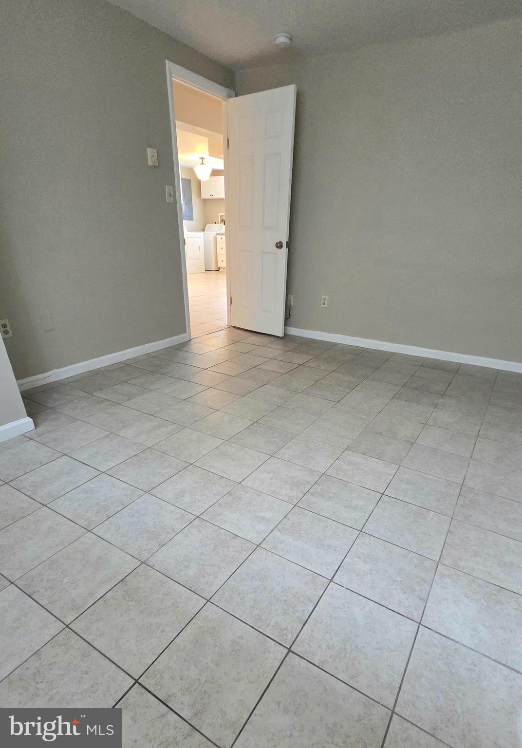 HILLCREST - Residential Lease
