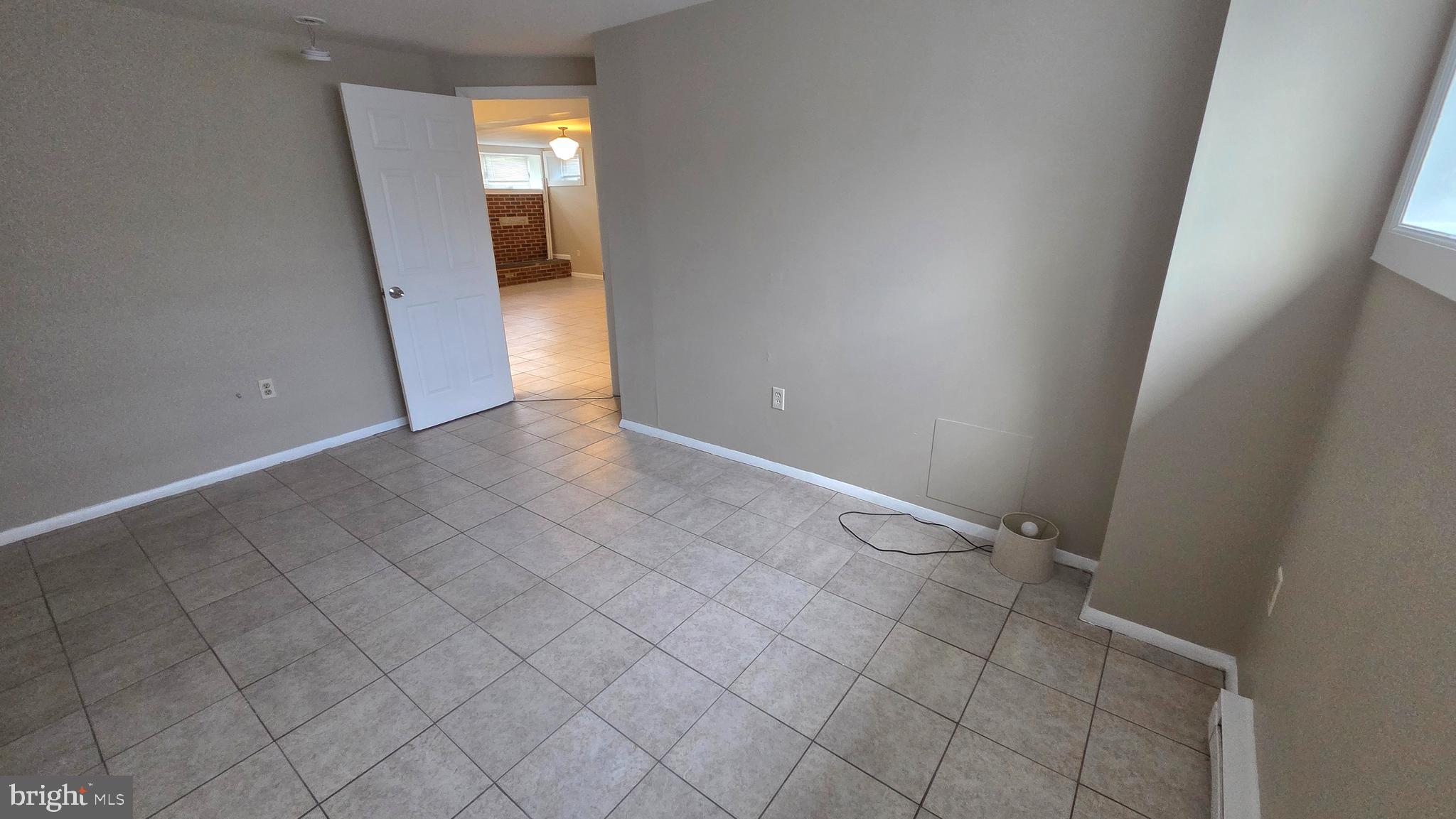 HILLCREST - Residential Lease