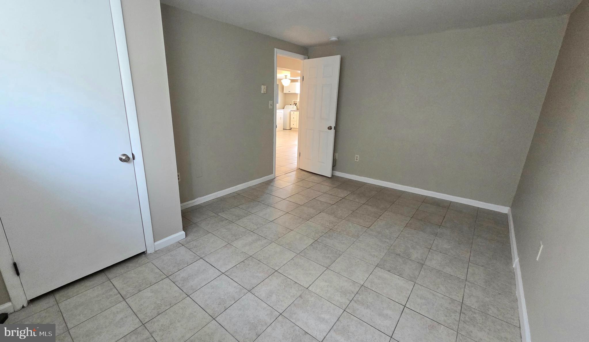 HILLCREST - Residential Lease