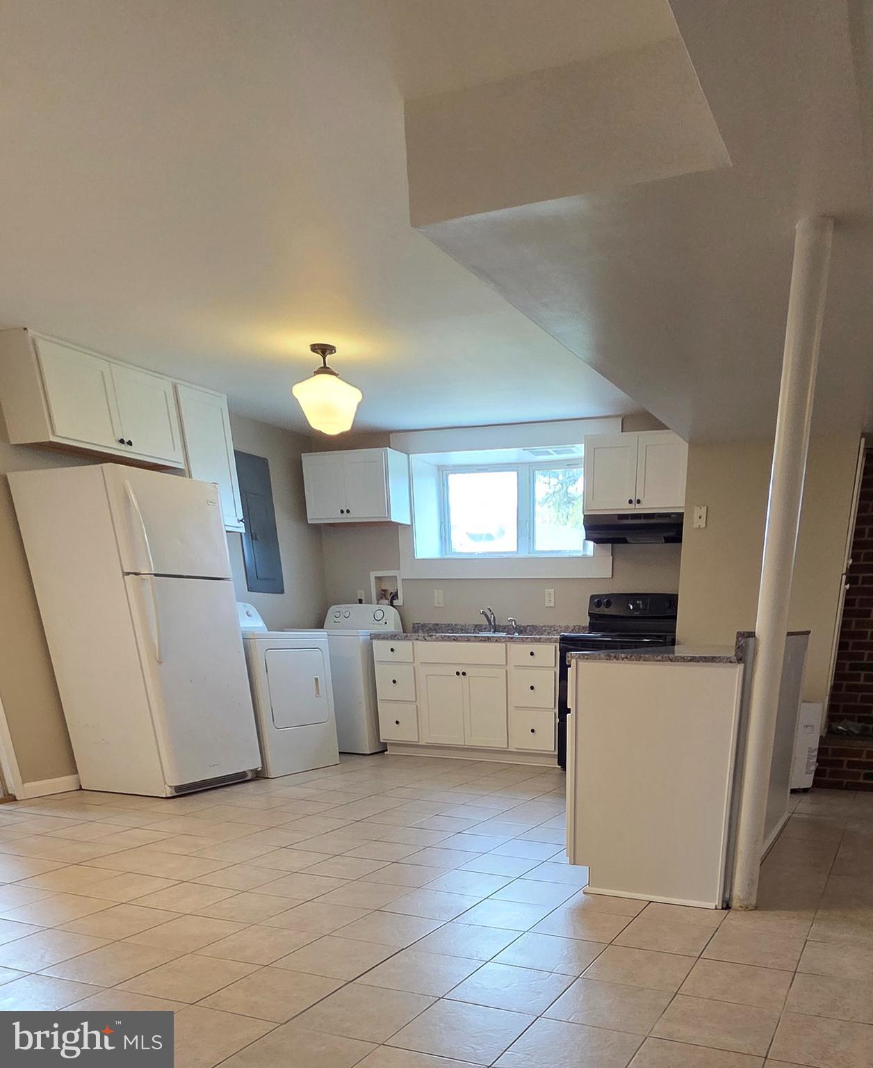 HILLCREST - Residential Lease
