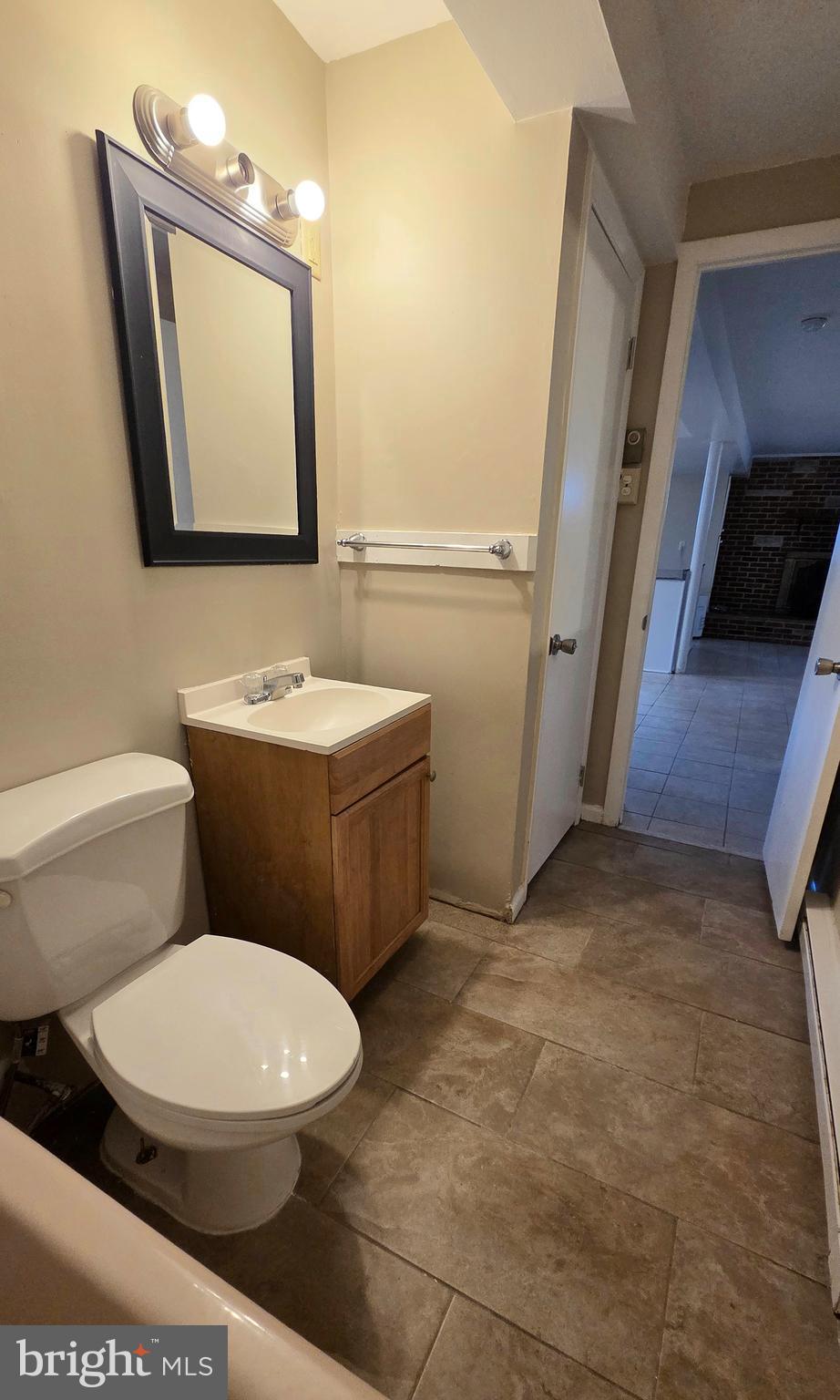 HILLCREST - Residential Lease