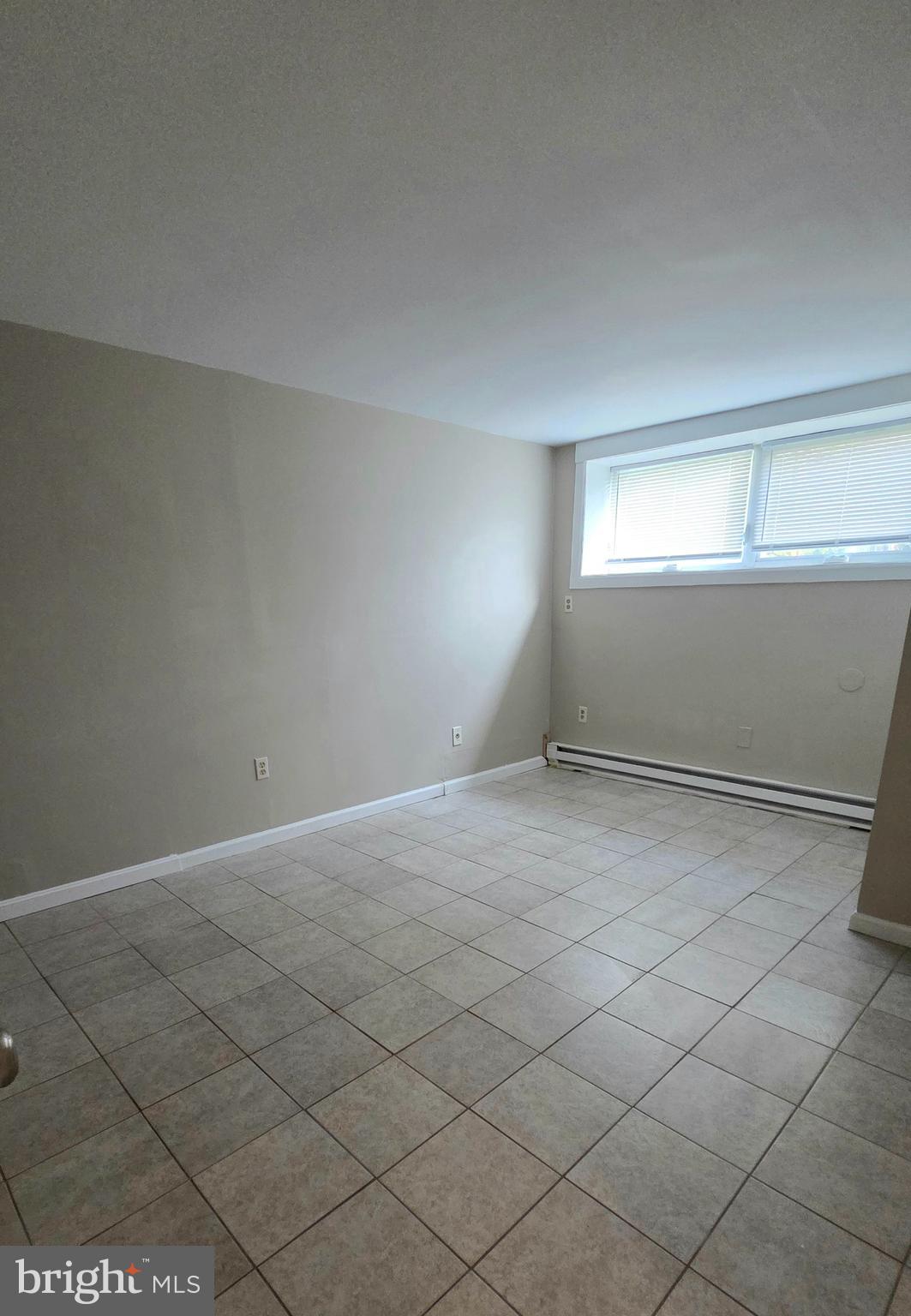 HILLCREST - Residential Lease