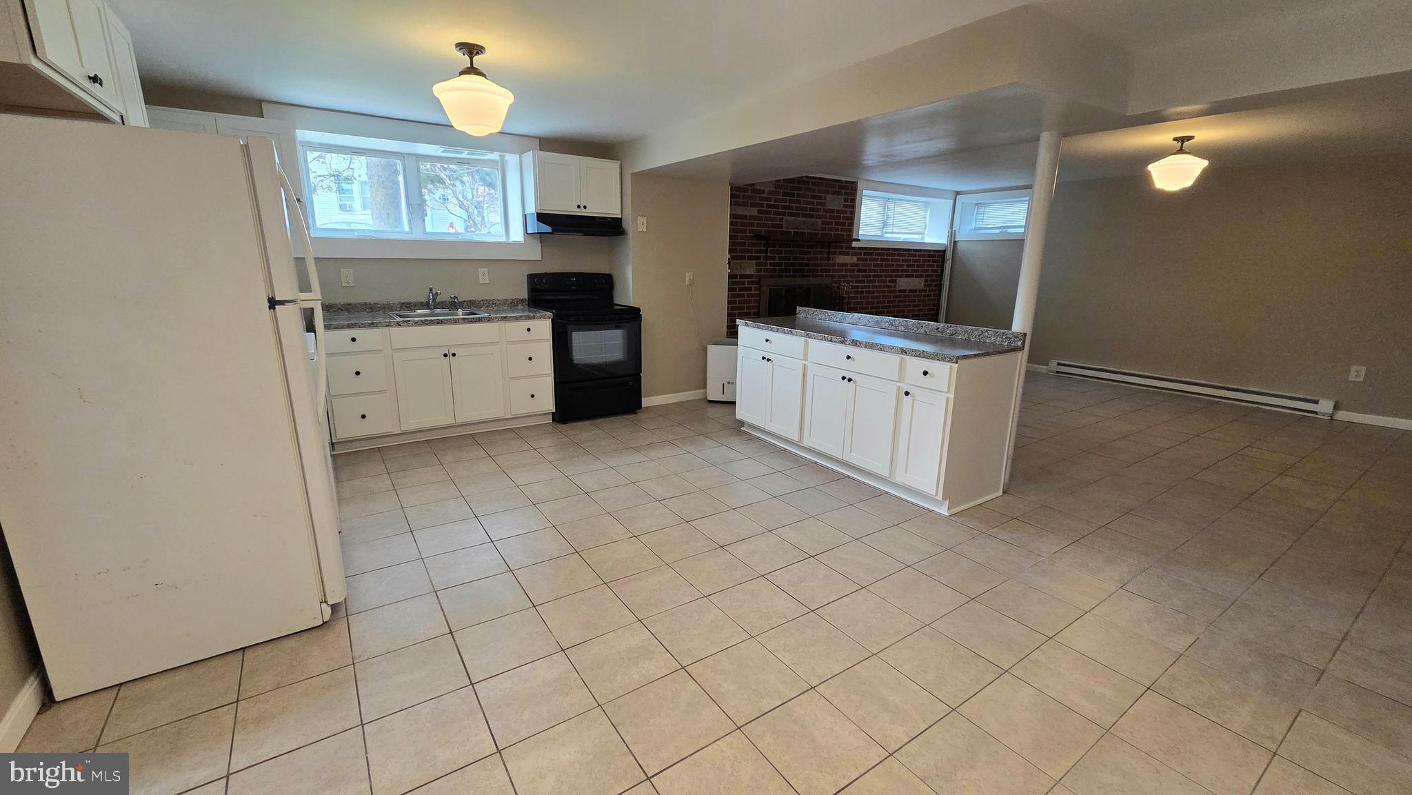 HILLCREST - Residential Lease
