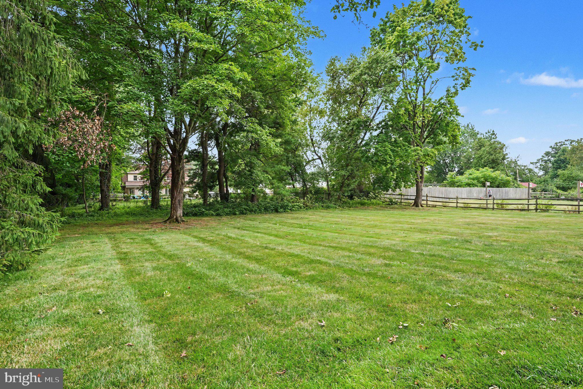 MAPLE GLEN - Residential