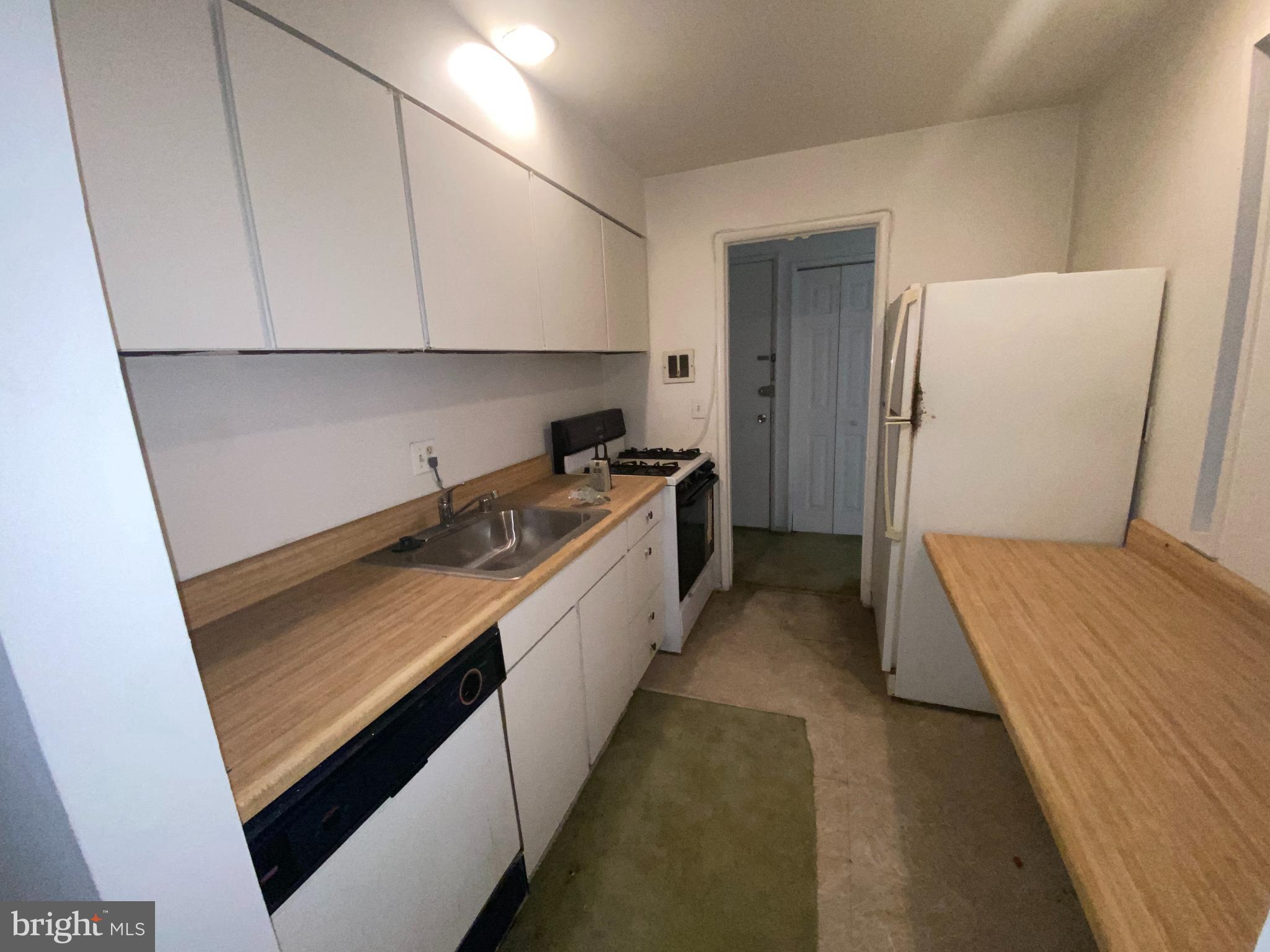 OXON HILL - Residential