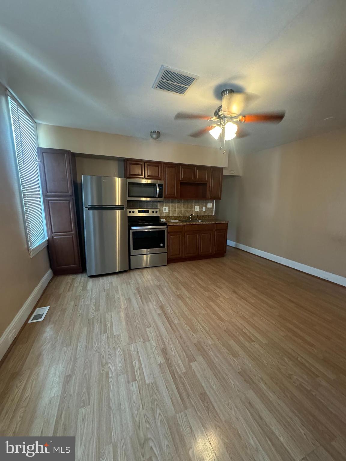 QUEEN VILLAGE - Residential Income
