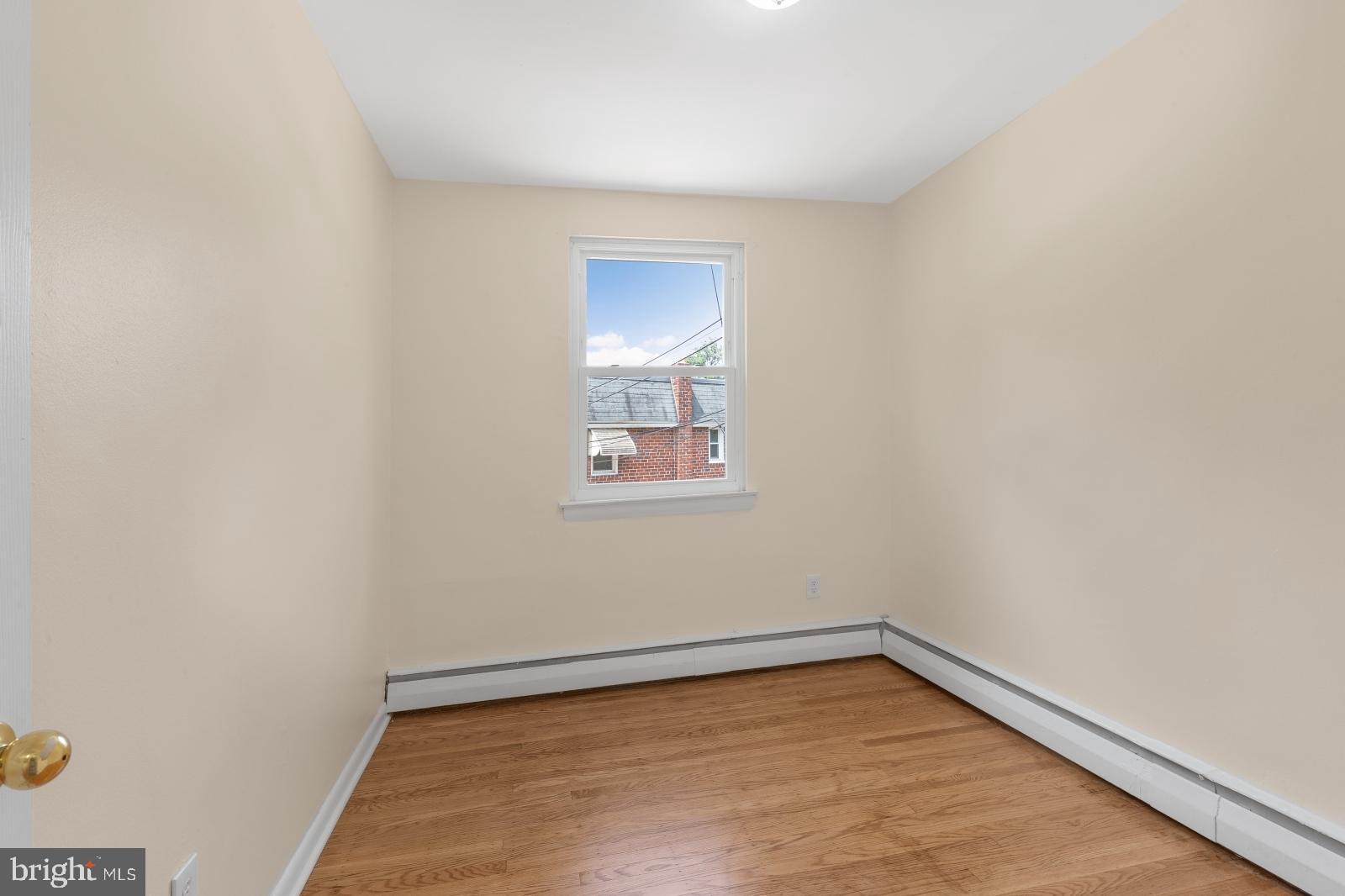 ROXBOROUGH - Residential Lease