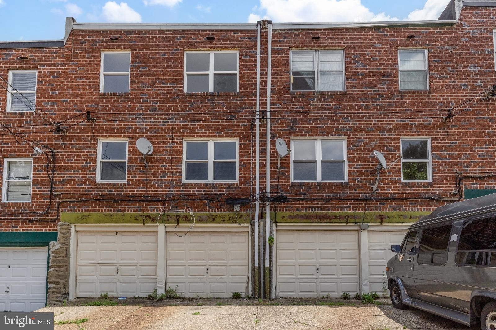 ROXBOROUGH - Residential Lease