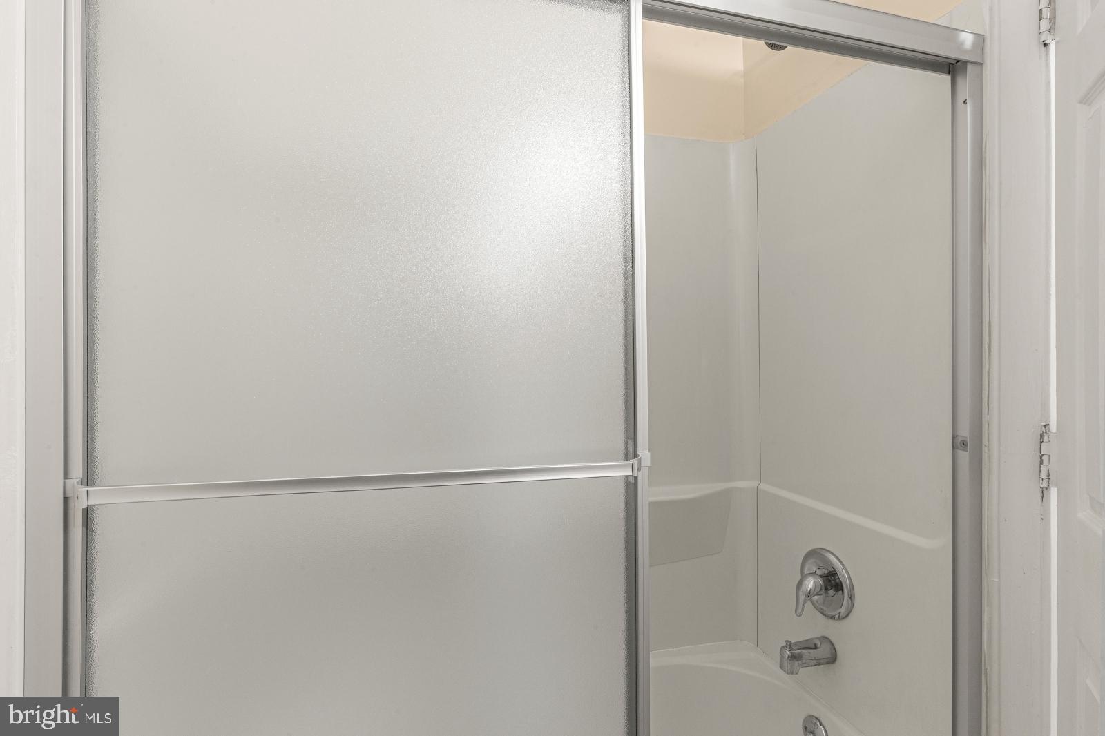 ROXBOROUGH - Residential Lease