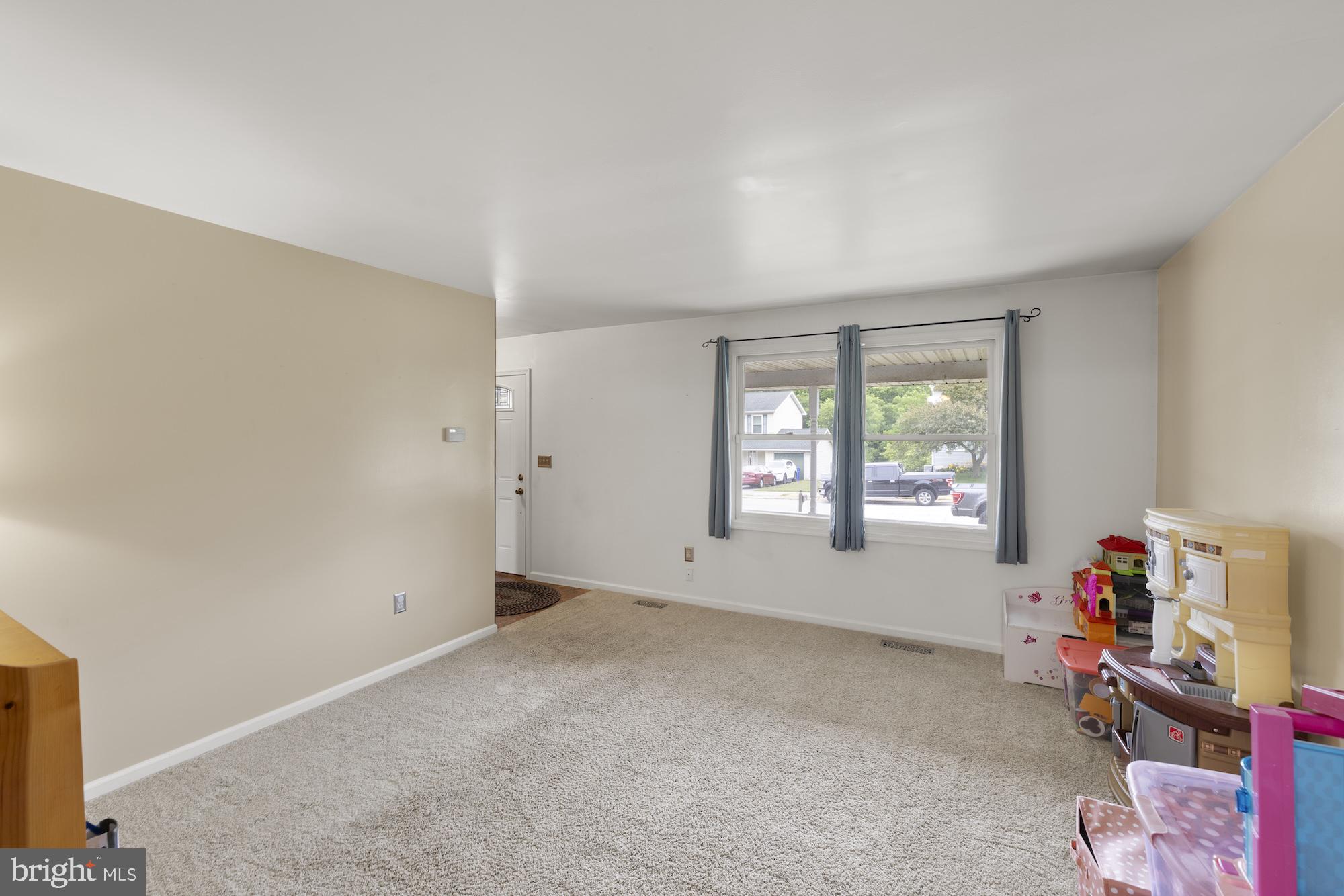 LOCUST POINT - Residential