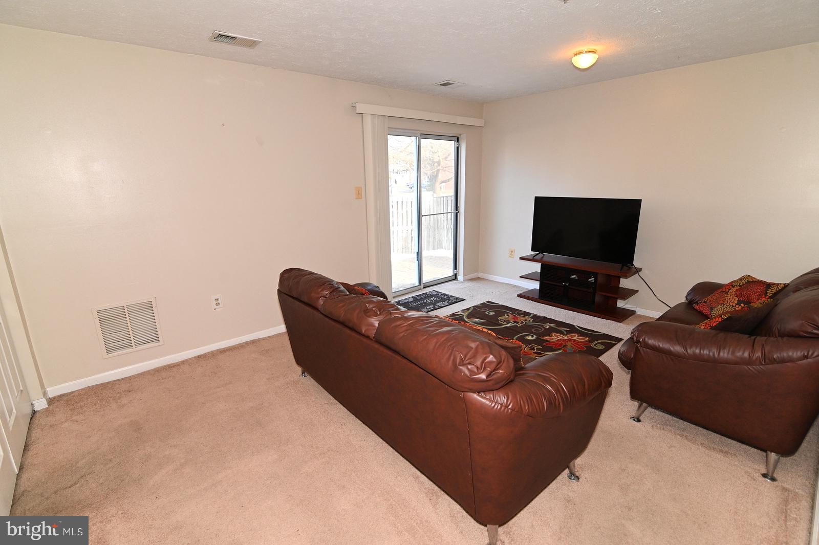 SOUTH HAMPTON - Residential