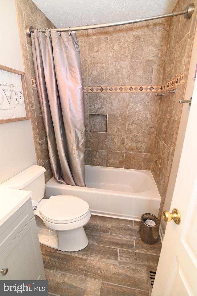 SOUTH HAMPTON - Residential