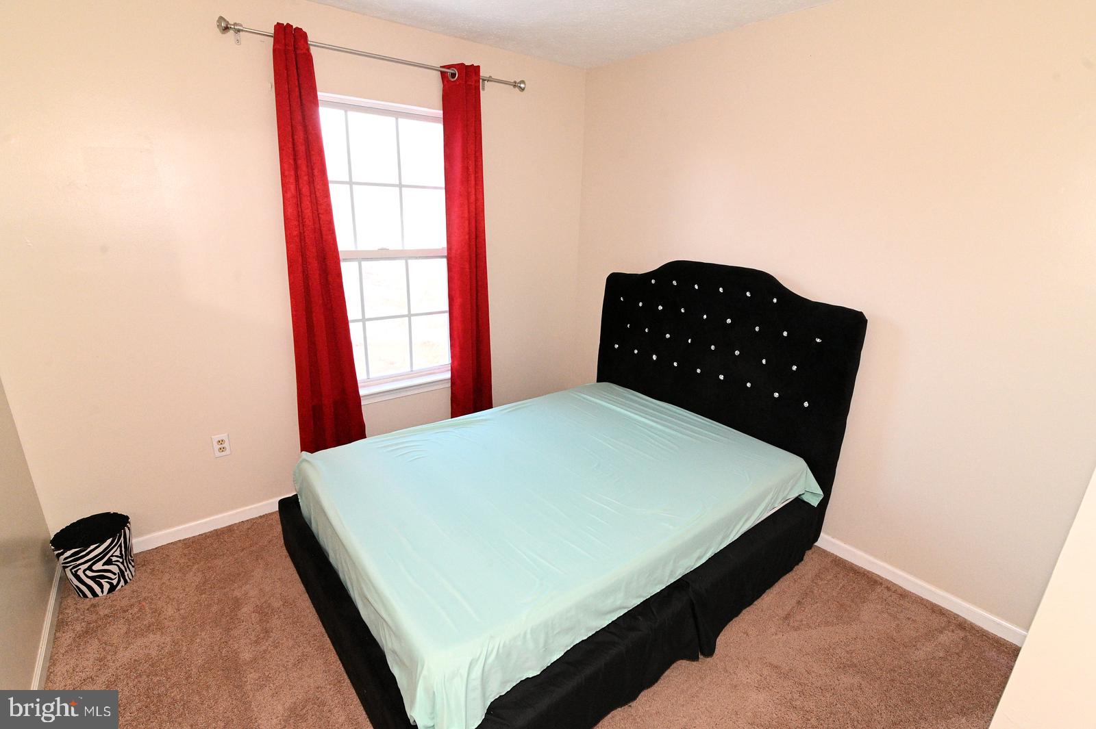 SOUTH HAMPTON - Residential
