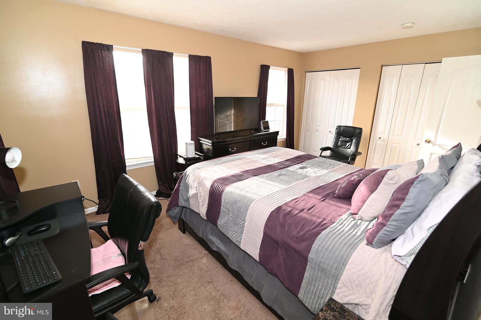 SOUTH HAMPTON - Residential