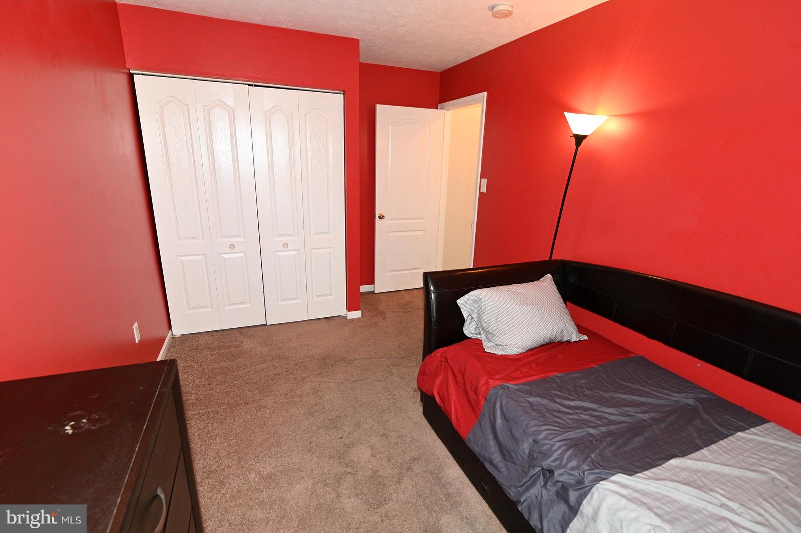 SOUTH HAMPTON - Residential