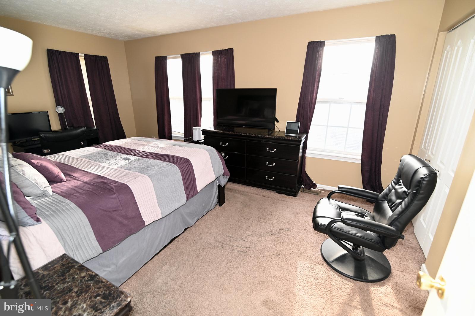 SOUTH HAMPTON - Residential
