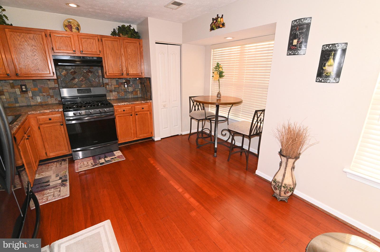 SOUTH HAMPTON - Residential