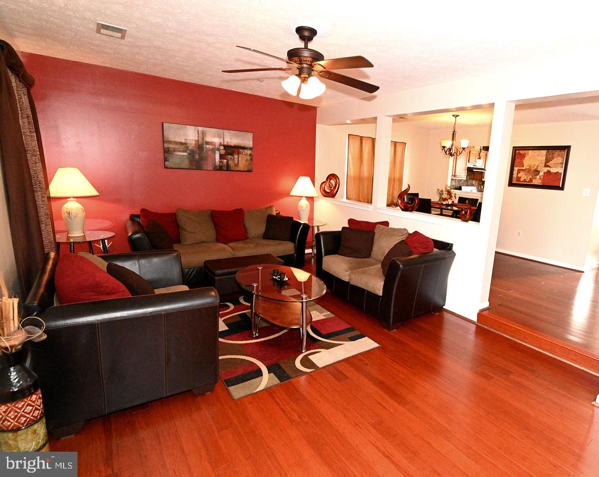 SOUTH HAMPTON - Residential
