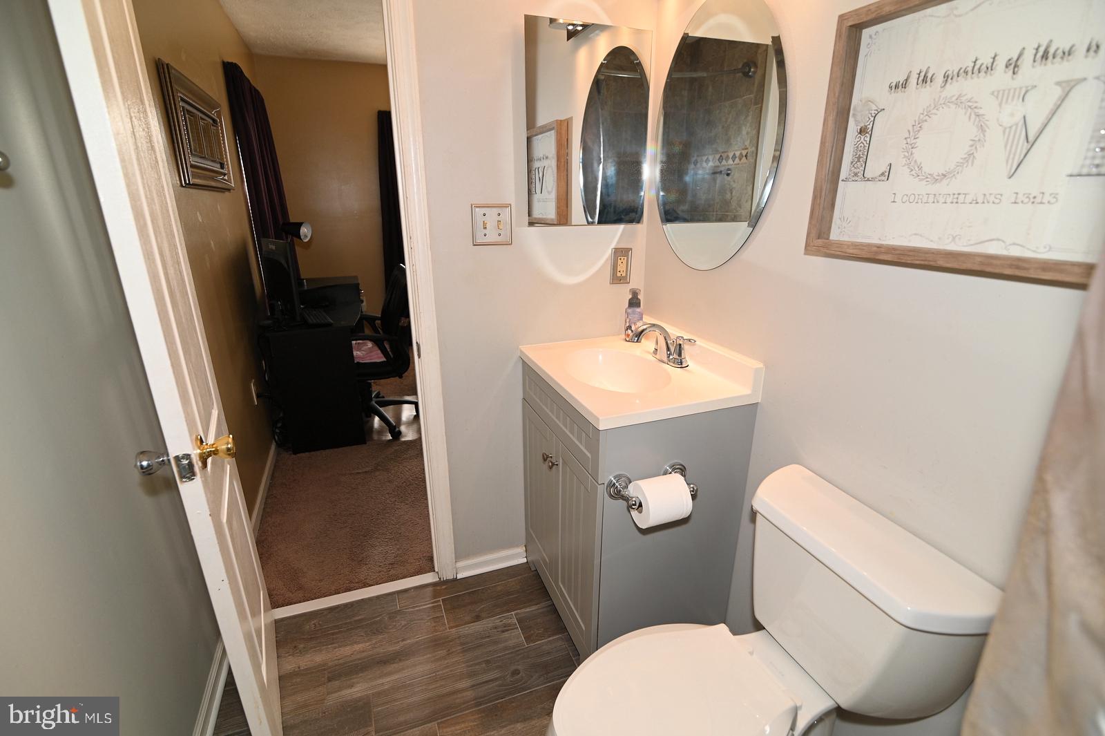 SOUTH HAMPTON - Residential