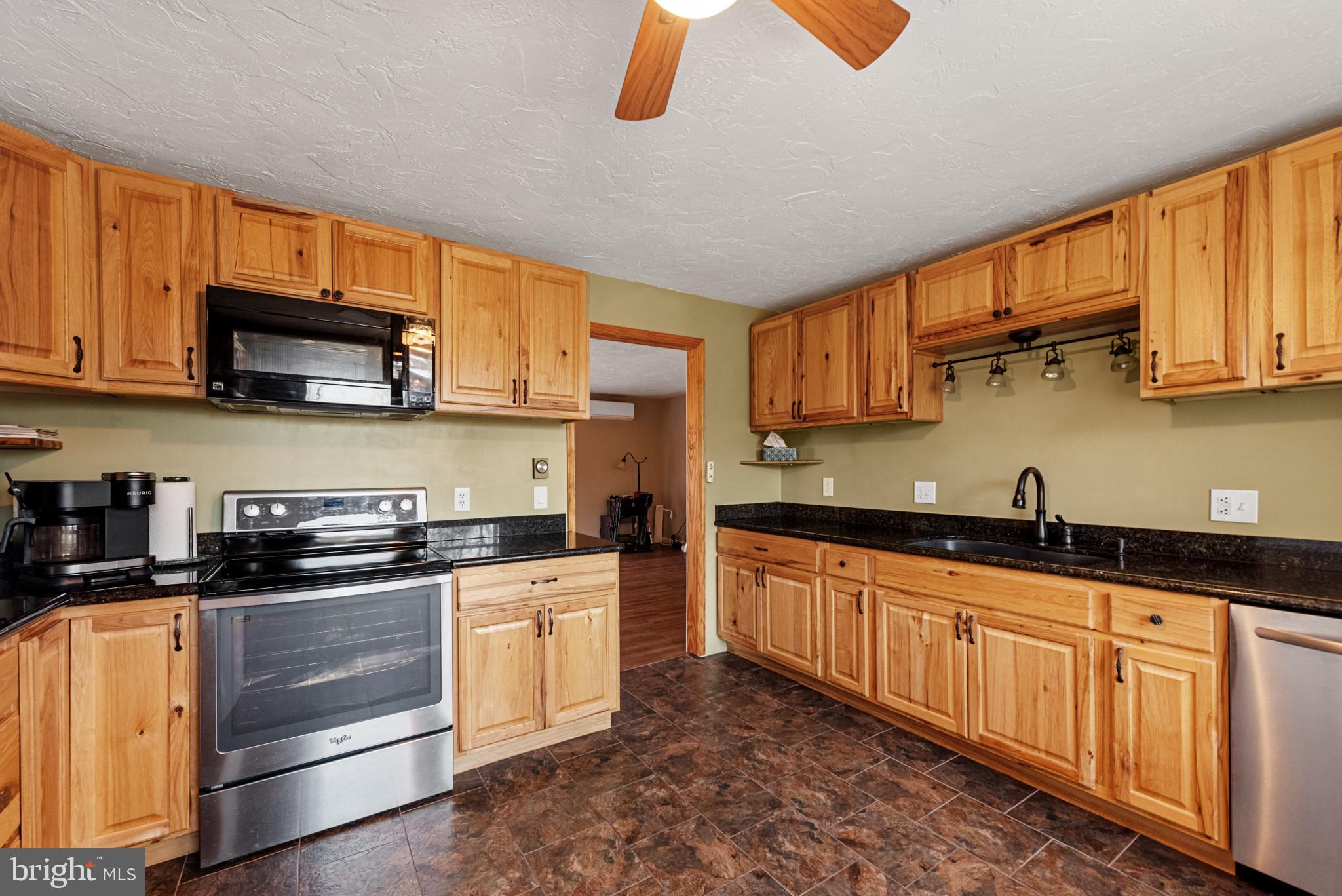 LAKE HERITAGE - Residential