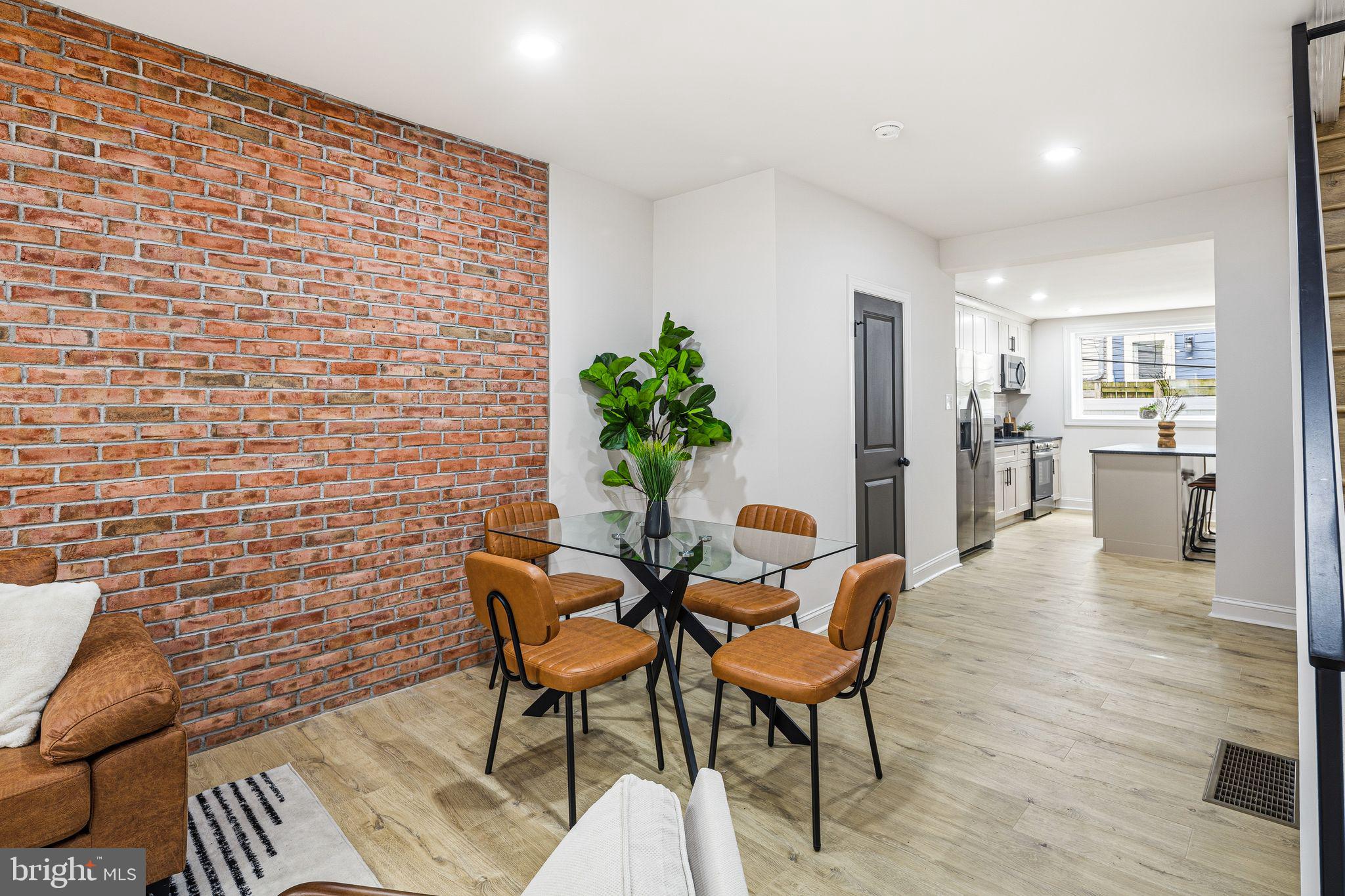 POINT BREEZE - Residential