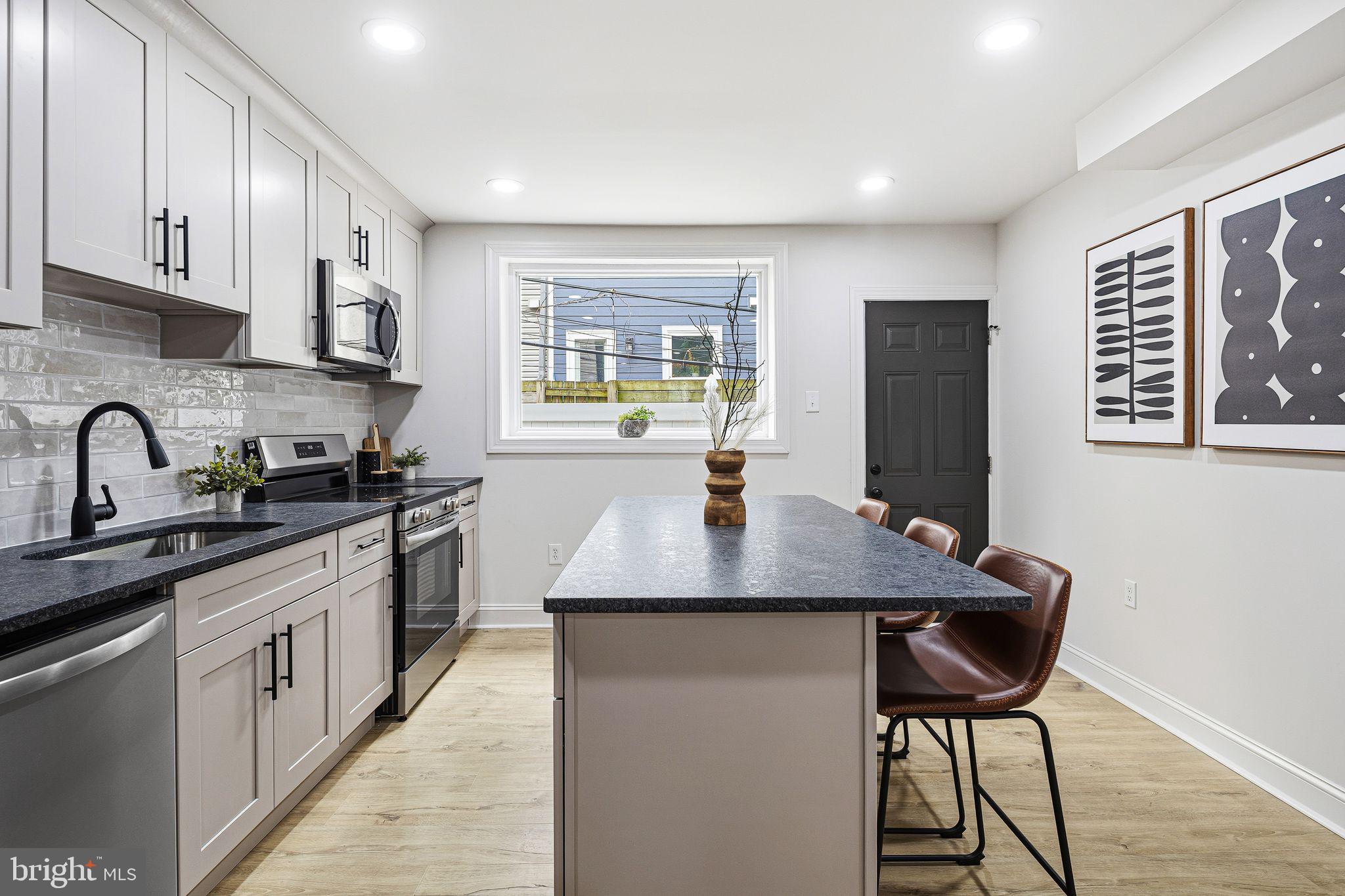 POINT BREEZE - Residential