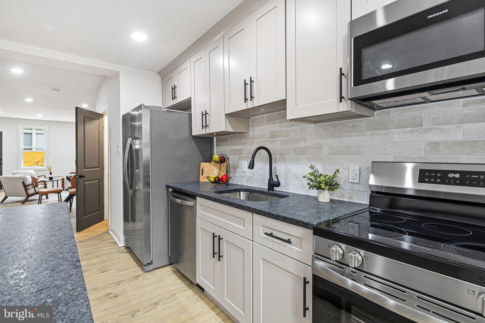 POINT BREEZE - Residential