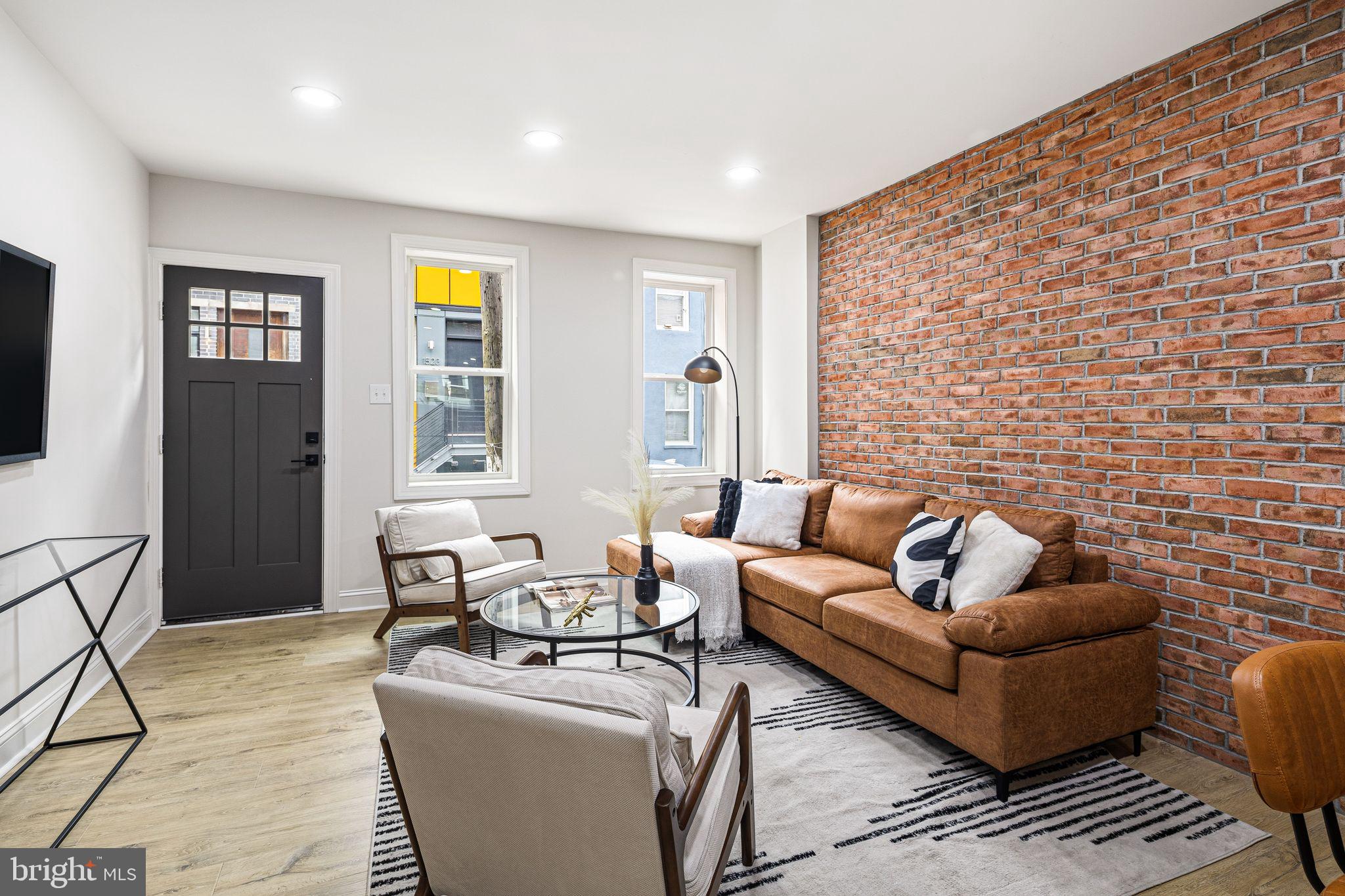POINT BREEZE - Residential
