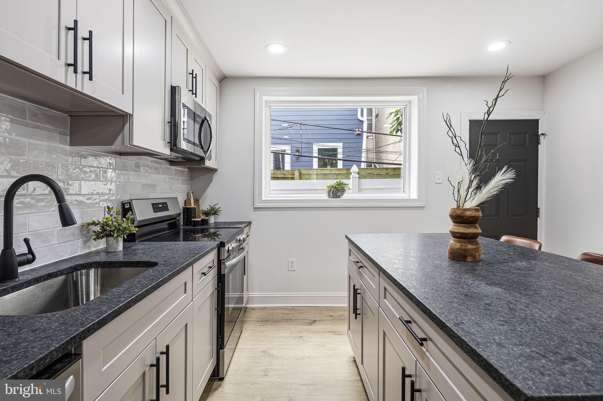 POINT BREEZE - Residential