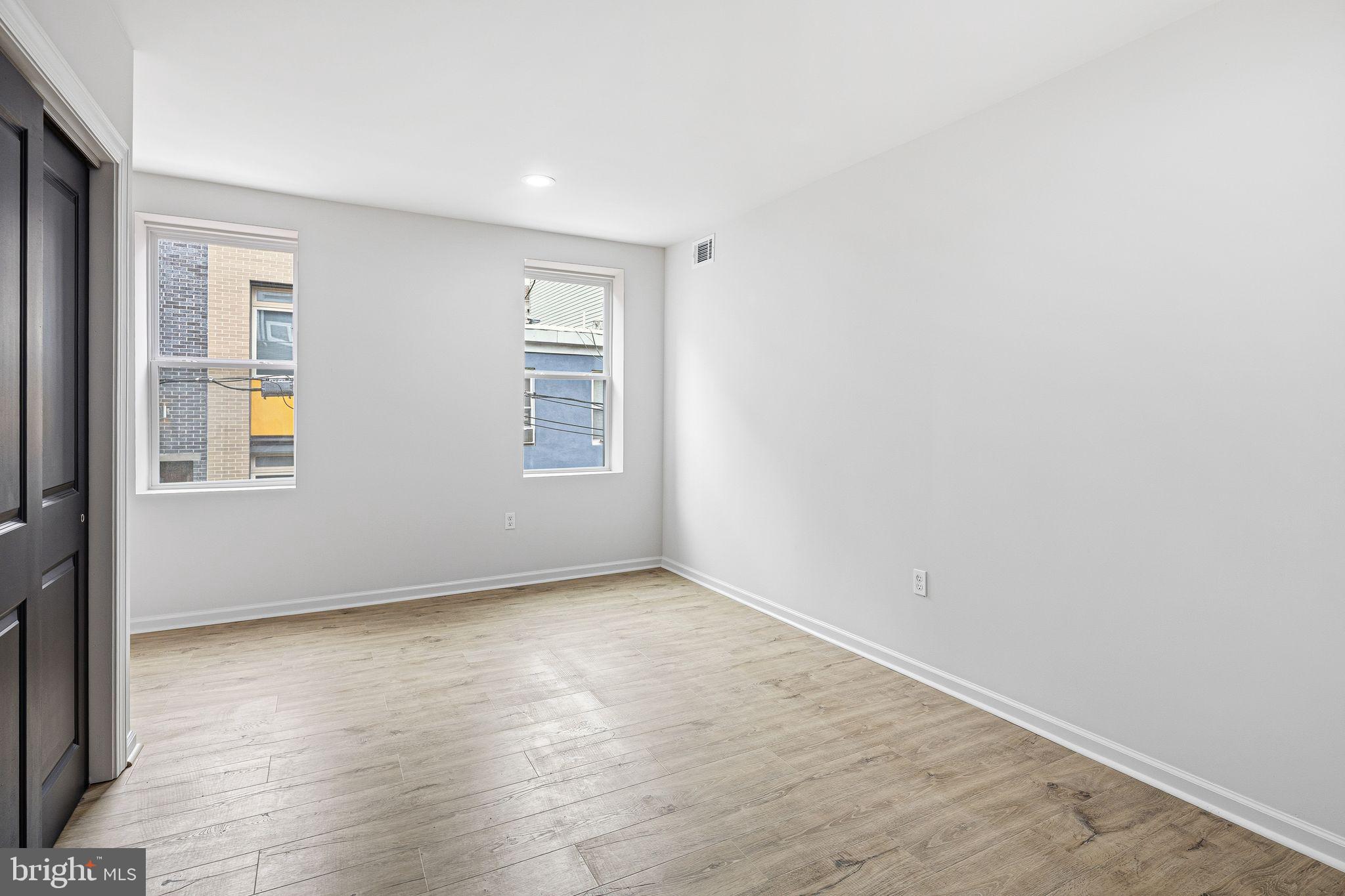 POINT BREEZE - Residential