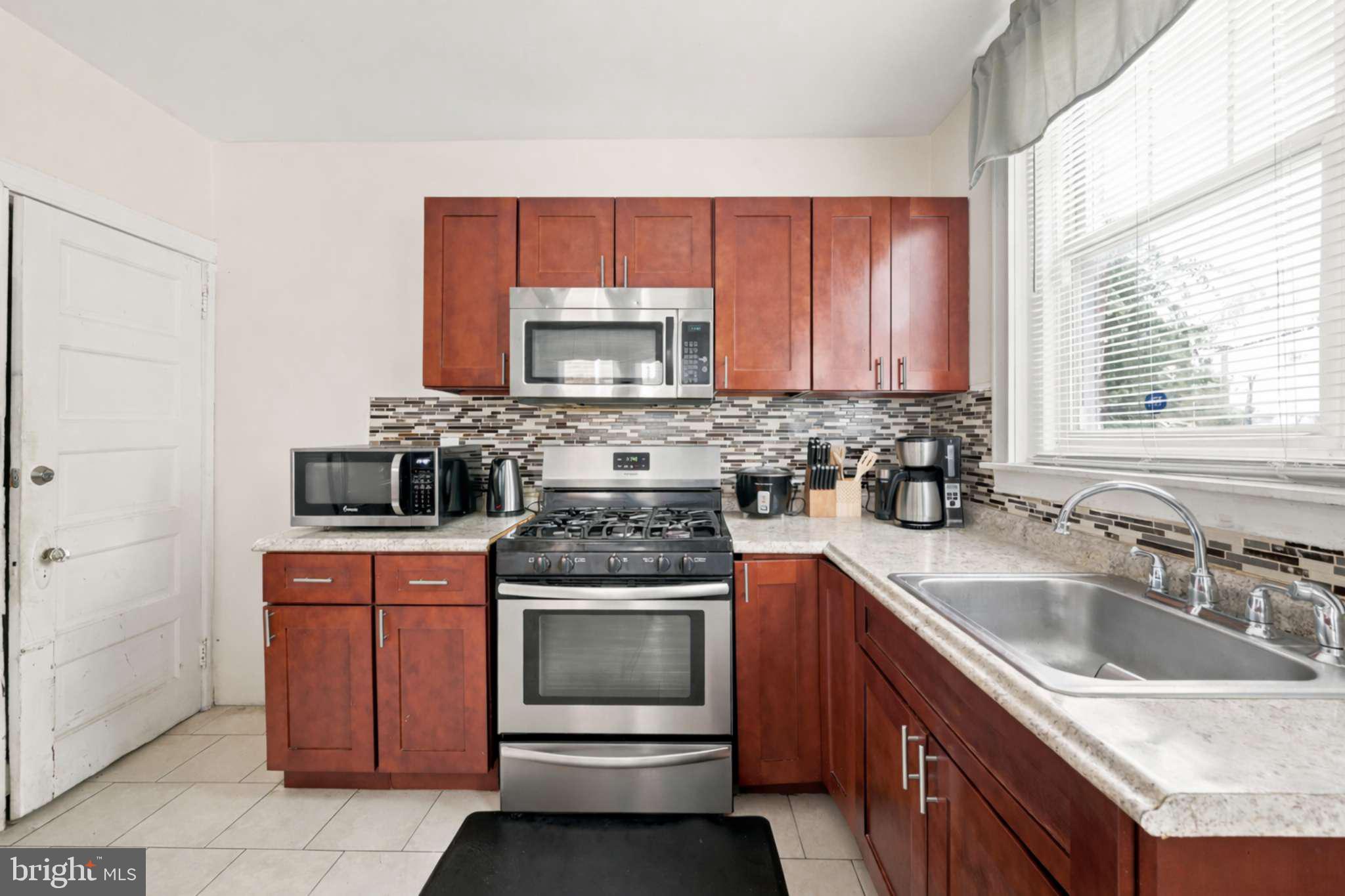EAST OAK LANE - Residential