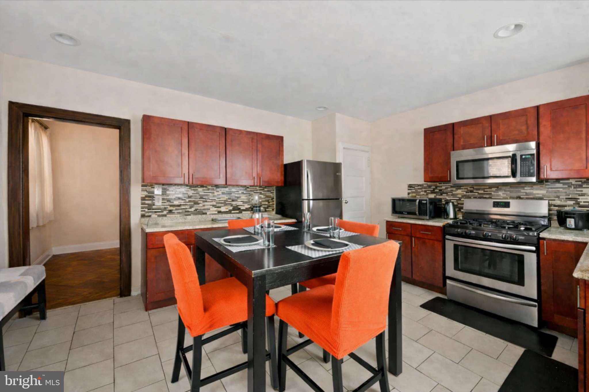 EAST OAK LANE - Residential