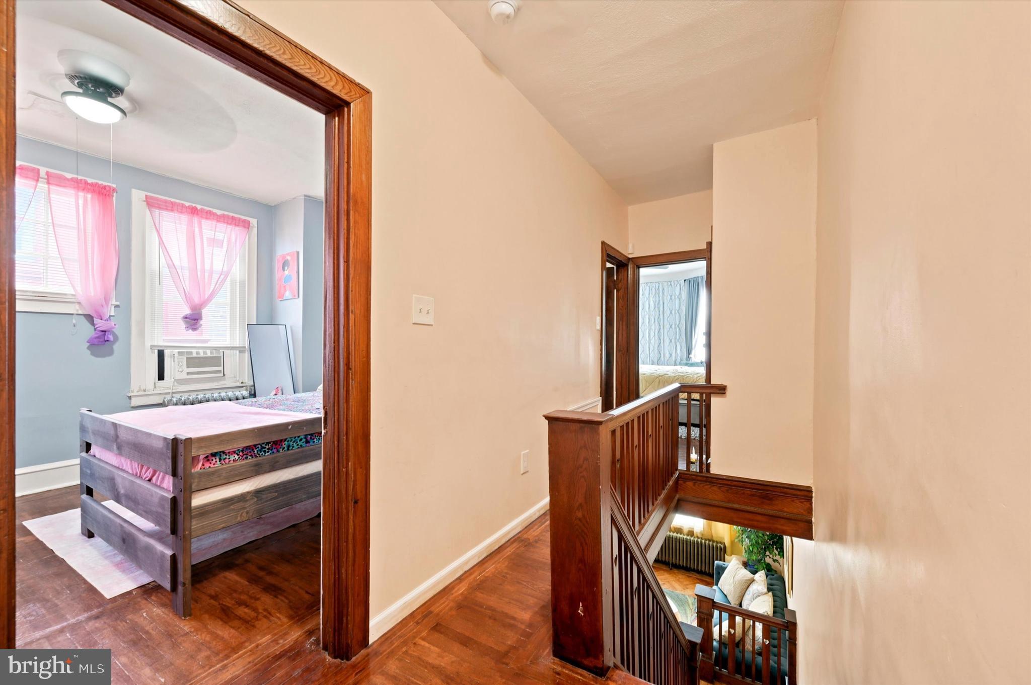 EAST OAK LANE - Residential