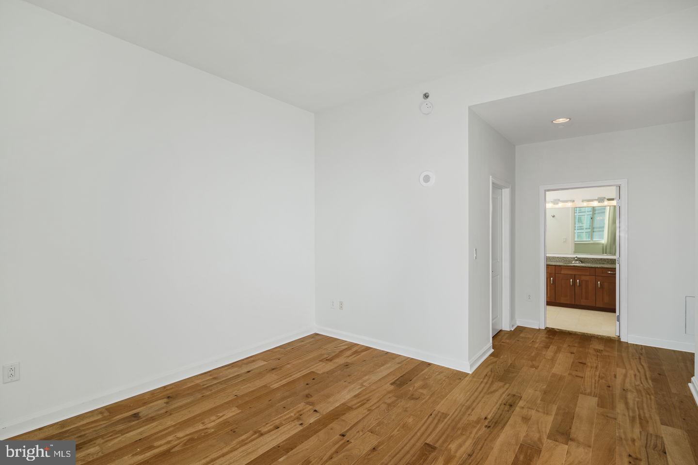 WATERFRONT SQUARE - Residential