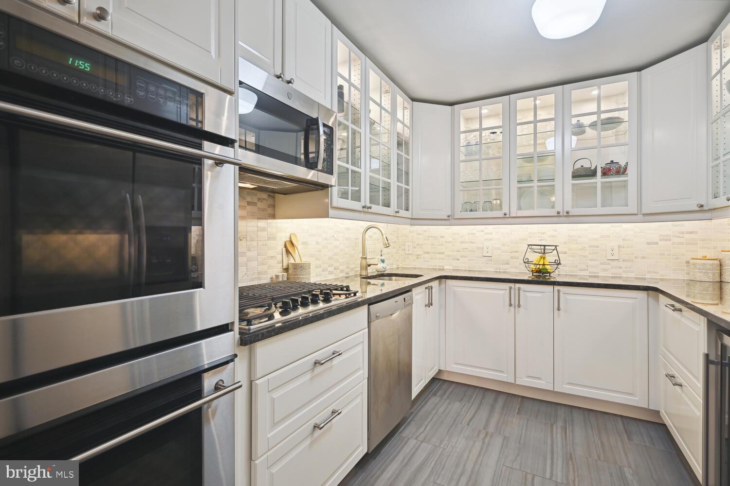 THE KENWOOD - Residential