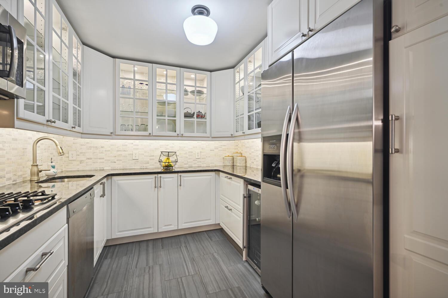 THE KENWOOD - Residential