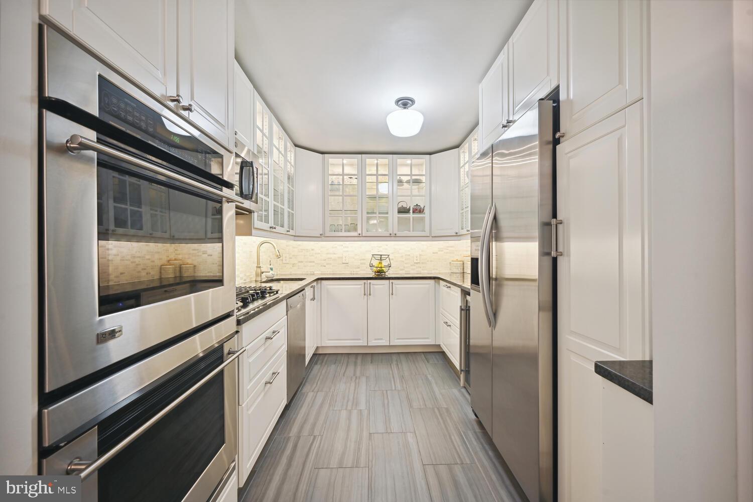 THE KENWOOD - Residential