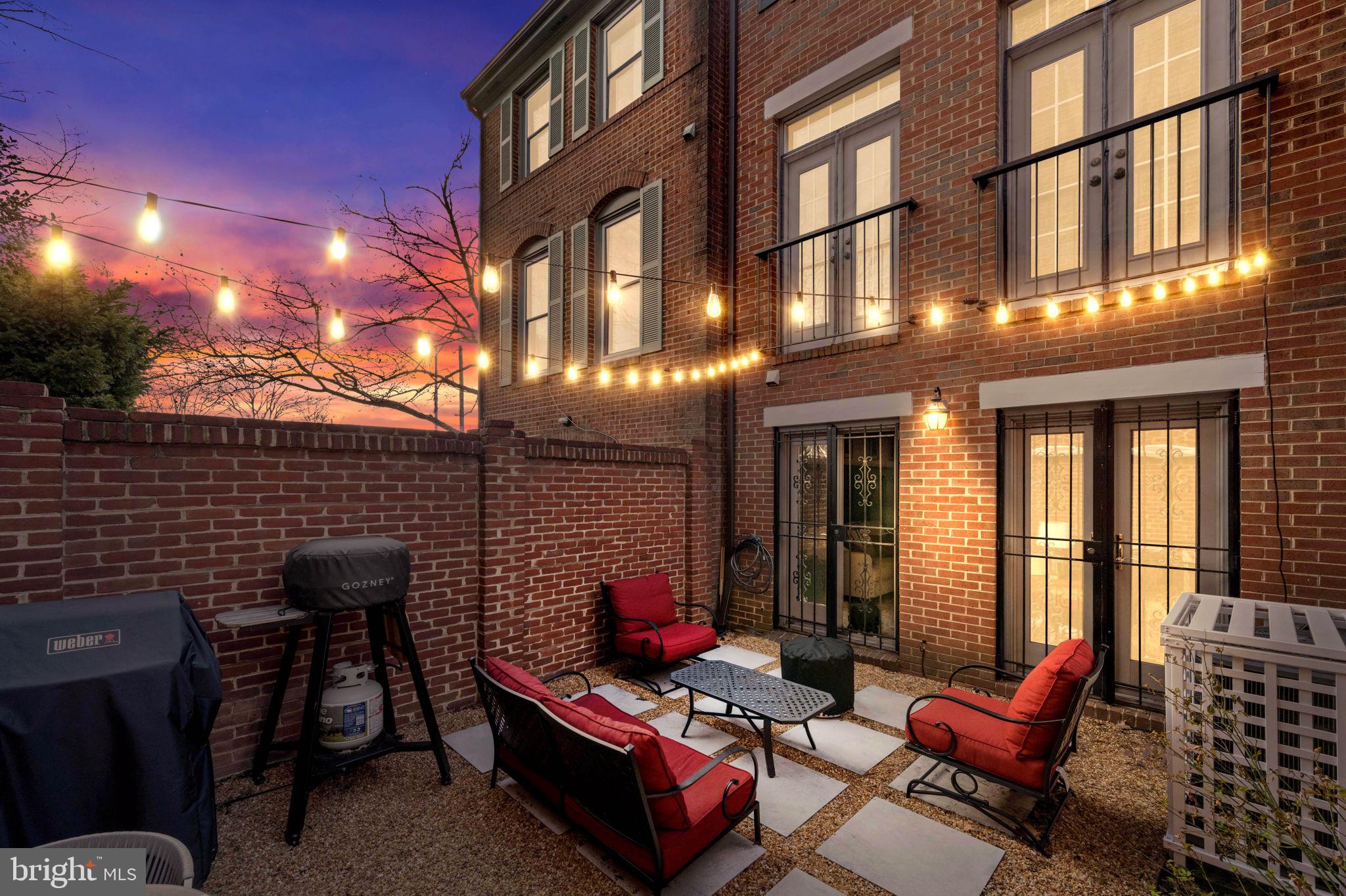 KINGS ROWE - Residential