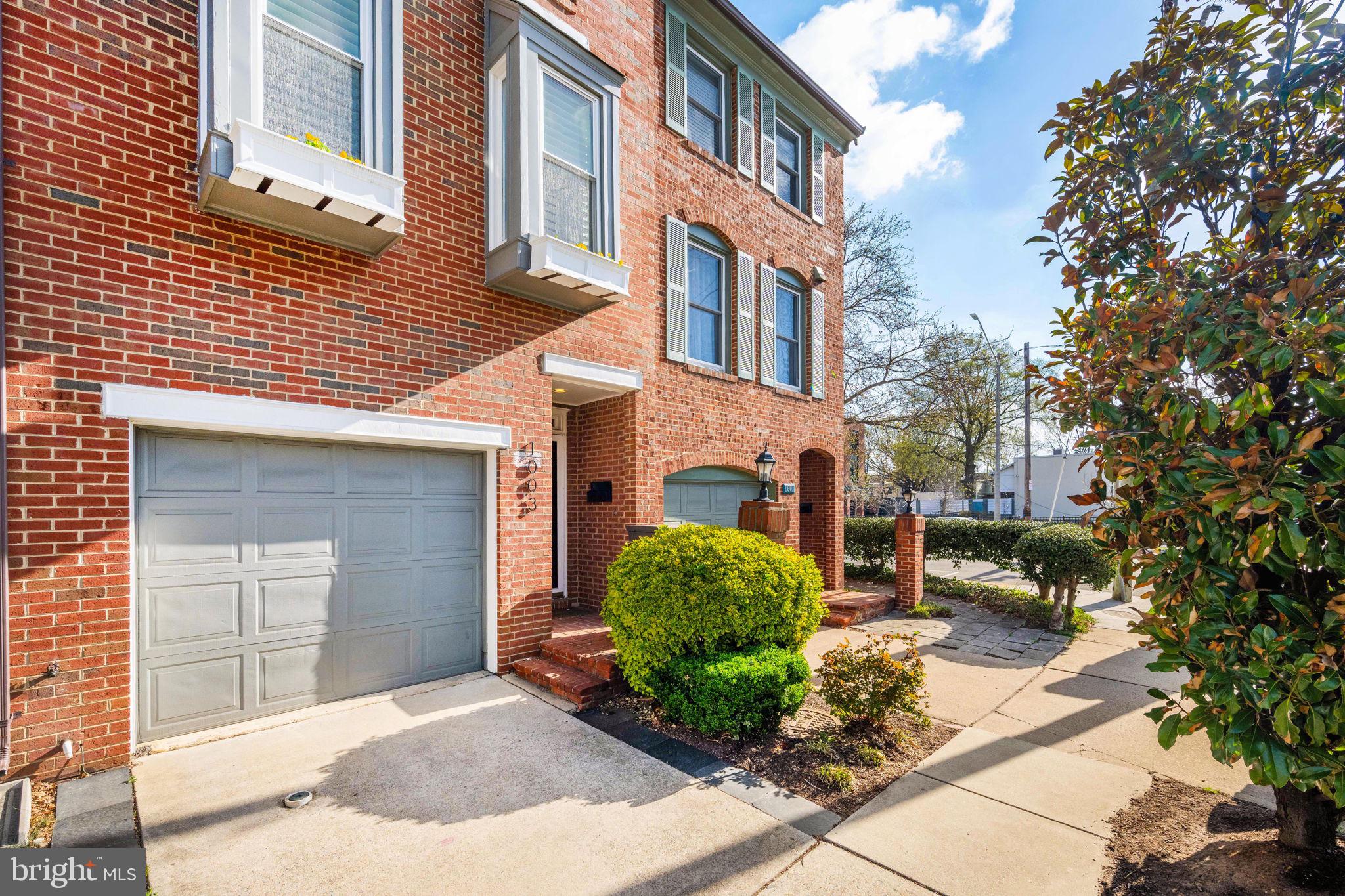 KINGS ROWE - Residential